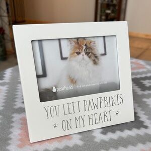 Pearhead Cream White Pet Photo Frame with silver Heartfelt Message